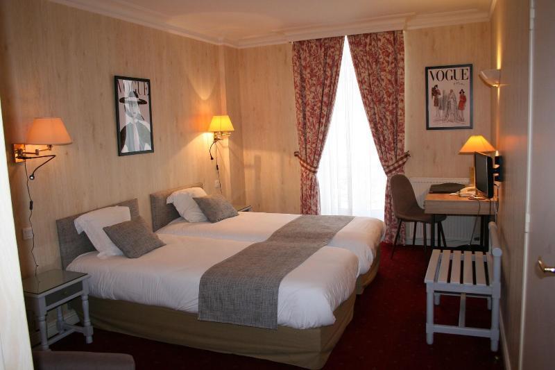 Hôtel Le D'Avaugour Dinan Extérieur photo