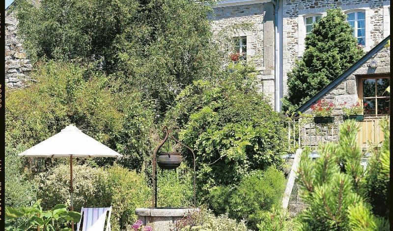 Hôtel Le D'Avaugour Dinan Extérieur photo