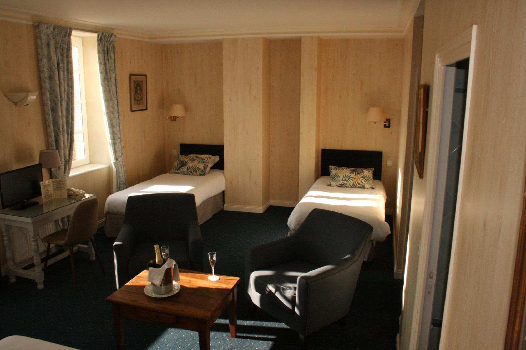 Hôtel Le D'Avaugour Dinan Extérieur photo