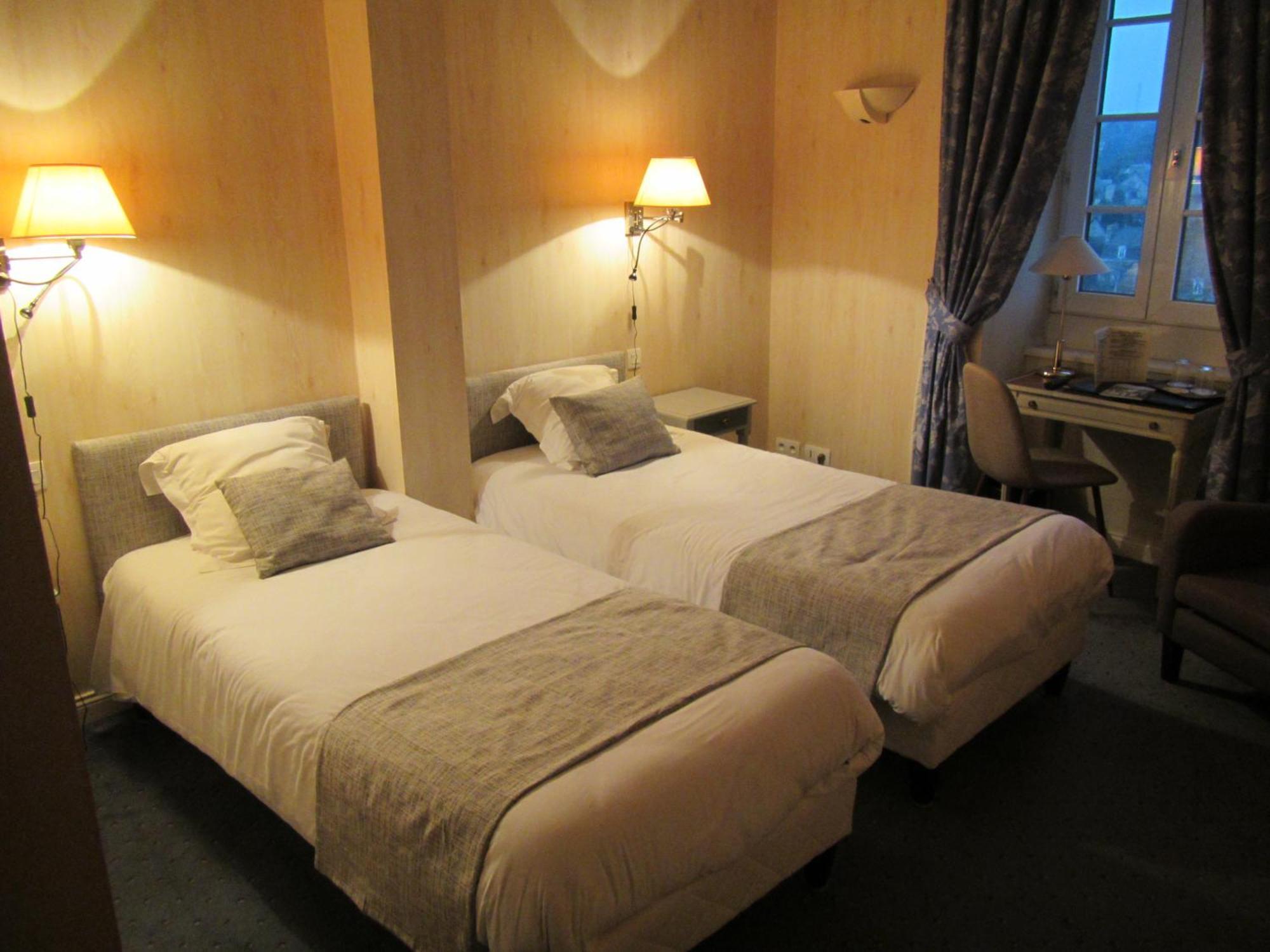 Hôtel Le D'Avaugour Dinan Extérieur photo